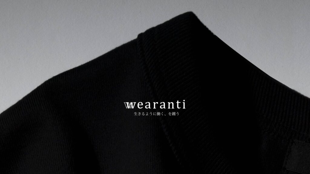 ”生きるように働く、を纏う　wearanti（ウェアランチ）”が「纏うだけで様になる、サイドスリットTシャツ」をMakuakeにて発売。￼